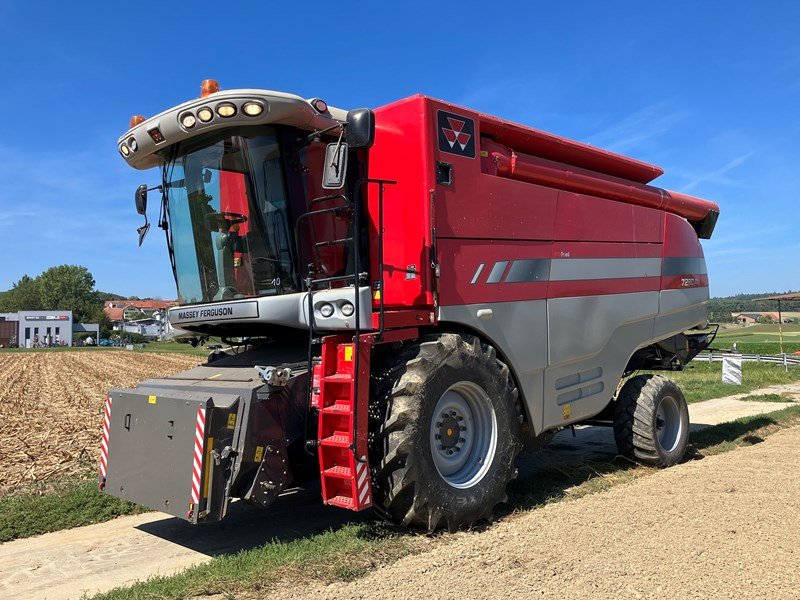 Mähdrescher du type Massey Ferguson Centora 7380 AL, Gebrauchtmaschine en Schaffhausen (Photo 1)