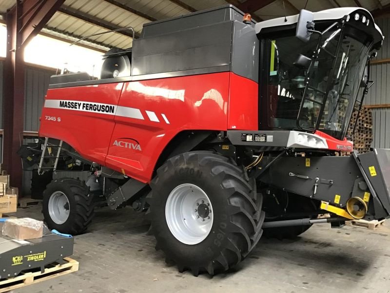 Mähdrescher van het type Massey Ferguson MÄHDRESCHER MF7345S (MCS) ACTI, Gebrauchtmaschine in Wurzen (Foto 2)