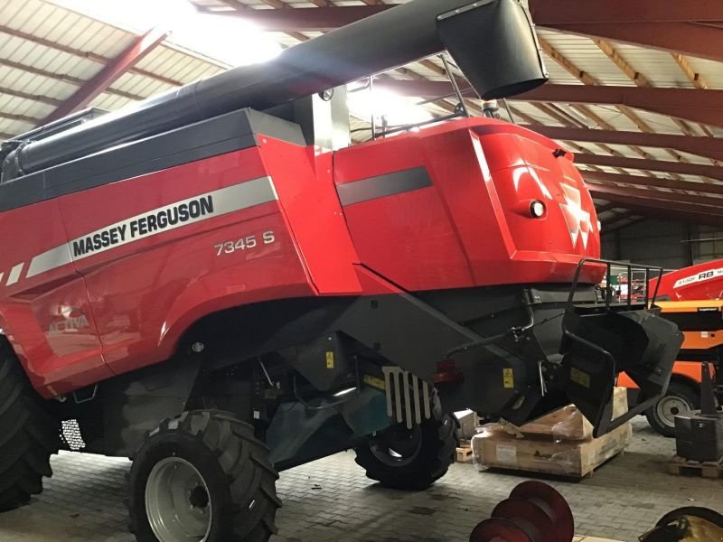 Mähdrescher van het type Massey Ferguson MÄHDRESCHER MF7345S (MCS) ACTI, Gebrauchtmaschine in Wurzen (Foto 3)