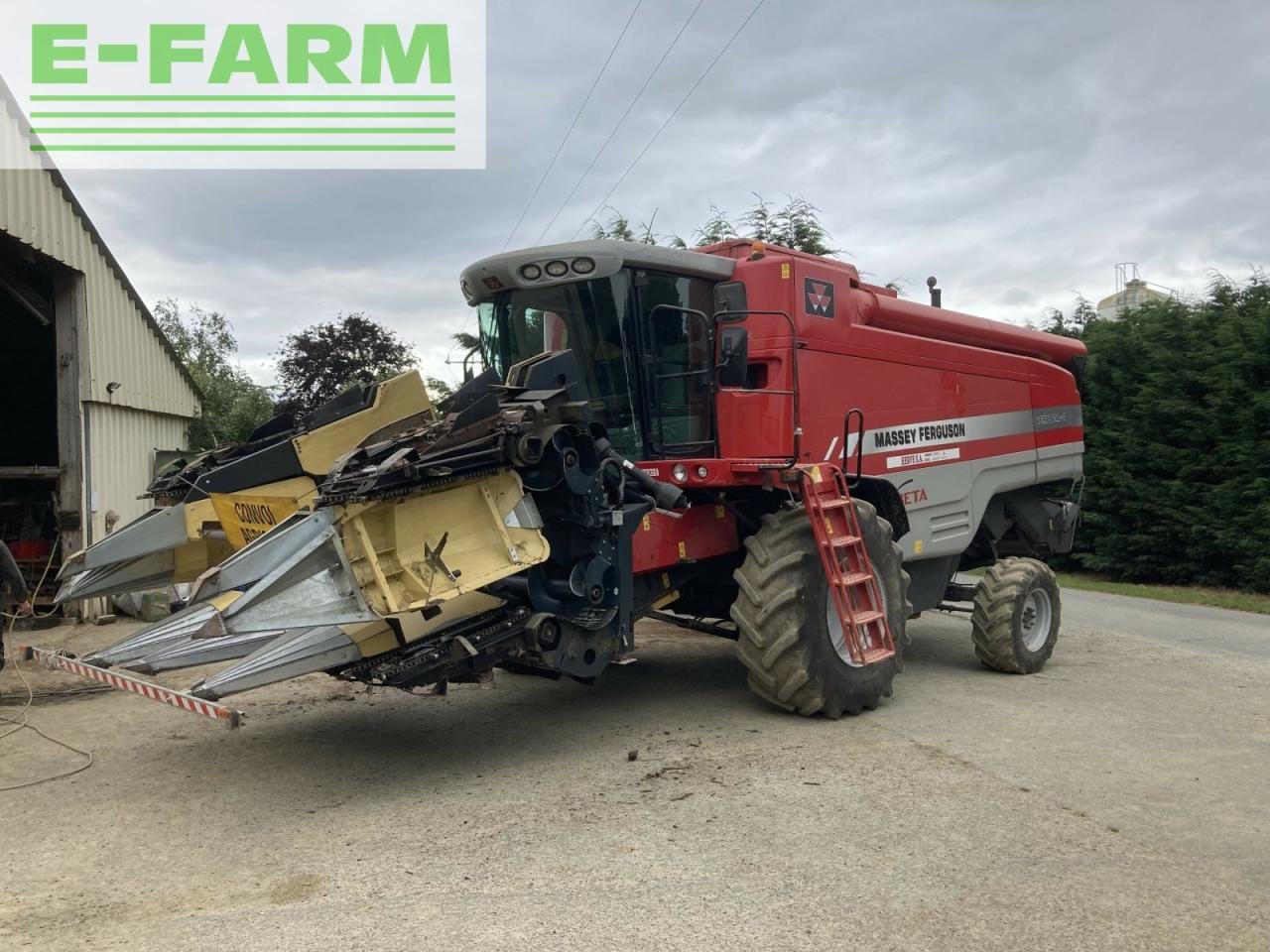 Mähdrescher van het type Massey Ferguson mb m-f 7270 al-4, Gebrauchtmaschine in PLOUIGNEAU (Foto 1)