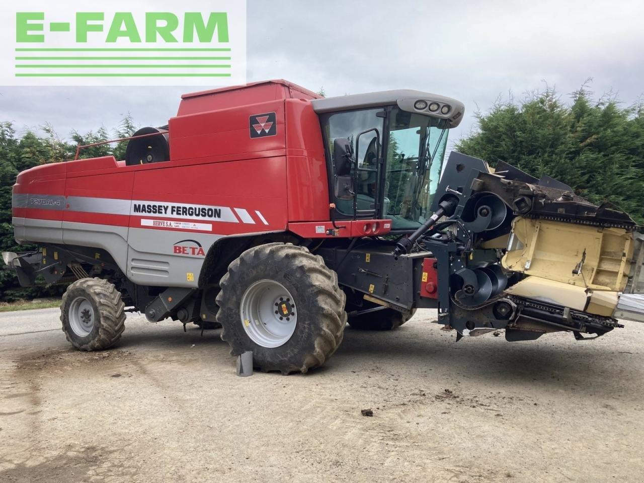 Mähdrescher des Typs Massey Ferguson mb m-f 7270 al-4, Gebrauchtmaschine in PLOUIGNEAU (Bild 3)