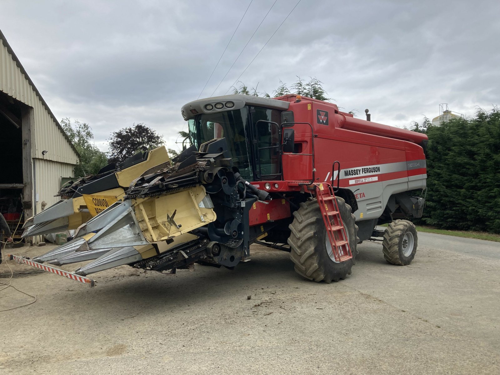 Mähdrescher tipa Massey Ferguson MB M-F 7270 AL-4, Gebrauchtmaschine u Plestan (Slika 1)