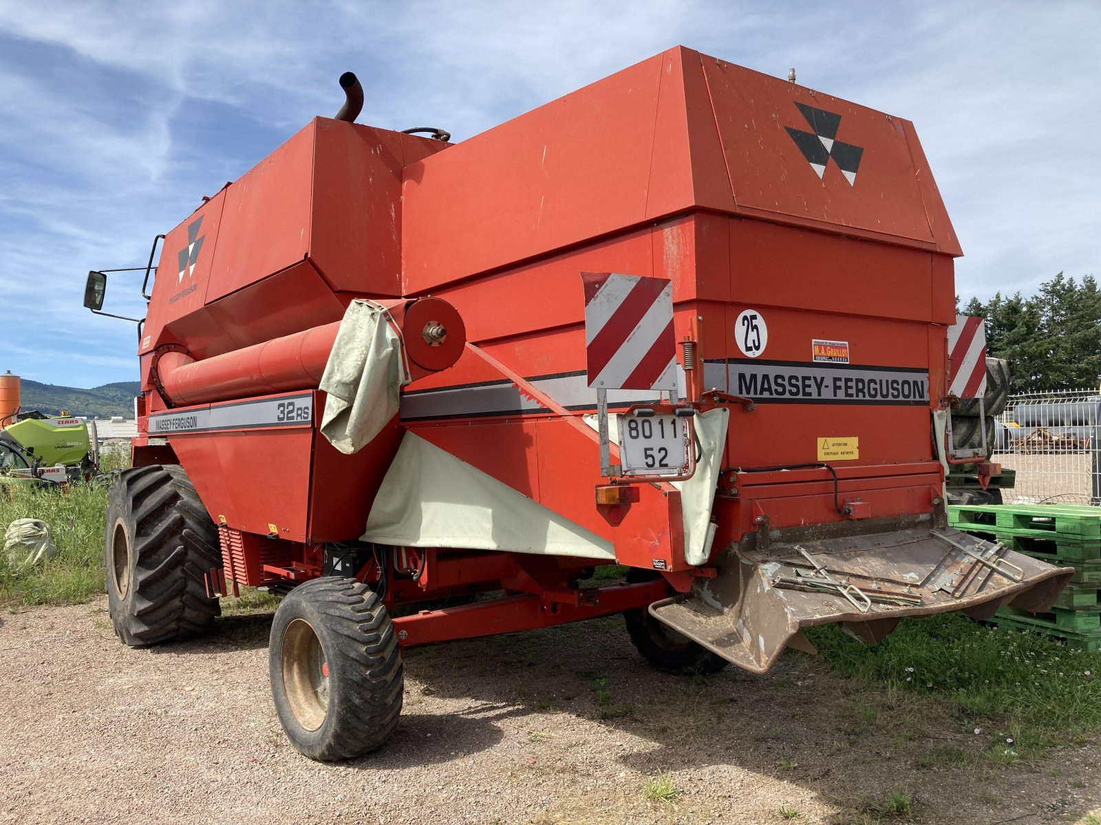 Mähdrescher tipa Massey Ferguson MF 32 RS, Gebrauchtmaschine u AUTUN (Slika 3)