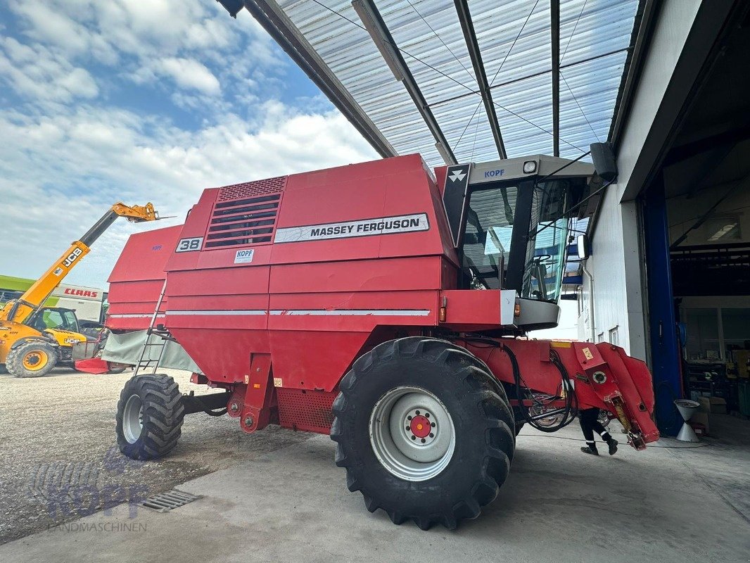 Mähdrescher of the type Massey Ferguson MF 38 Allrad, Gebrauchtmaschine in Schutterzell (Picture 4)