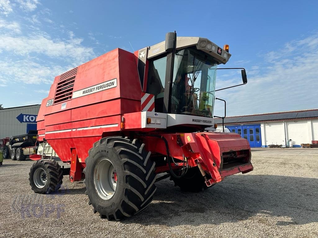 Mähdrescher van het type Massey Ferguson MF 38 Allrad, Gebrauchtmaschine in Schutterzell (Foto 7)