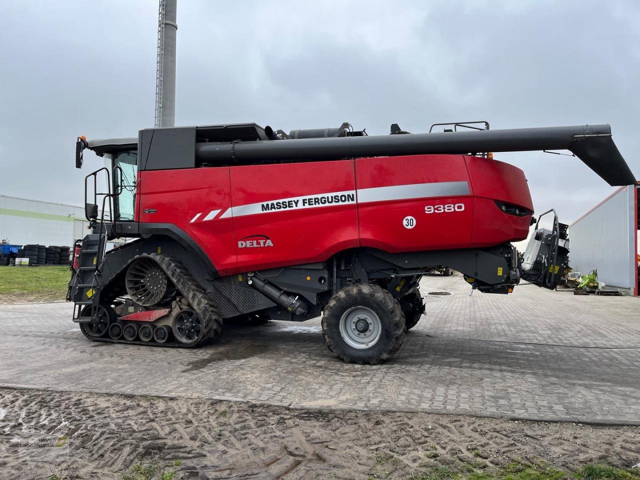 Mähdrescher typu Massey Ferguson MF 9380 Delta, Gebrauchtmaschine w Schora (Zdjęcie 9)