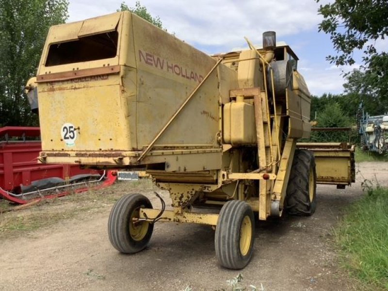 Mähdrescher van het type New Holland 1540, Gebrauchtmaschine in les hayons (Foto 5)