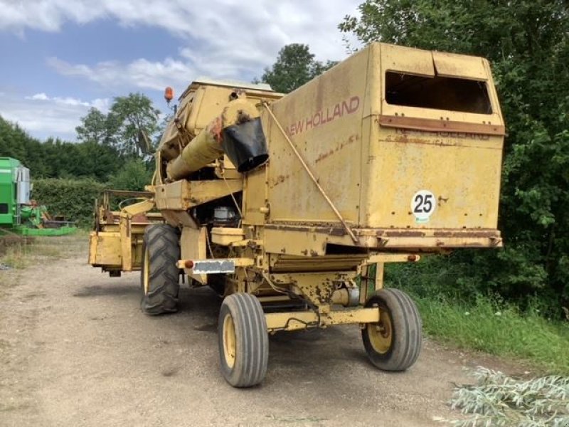 Mähdrescher van het type New Holland 1540, Gebrauchtmaschine in les hayons (Foto 4)