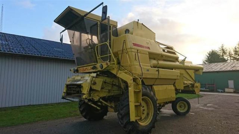 Mähdrescher типа New Holland 1550, Gebrauchtmaschine в Hemmet (Фотография 2)