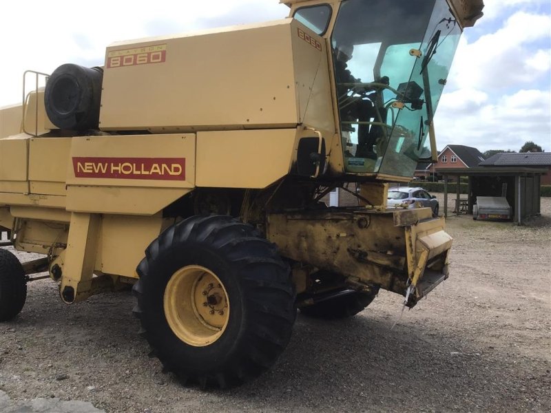 Mähdrescher typu New Holland 8060, Gebrauchtmaschine v Skive