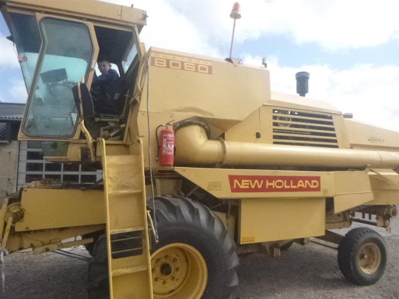 Mähdrescher van het type New Holland 8060, Gebrauchtmaschine in Skive