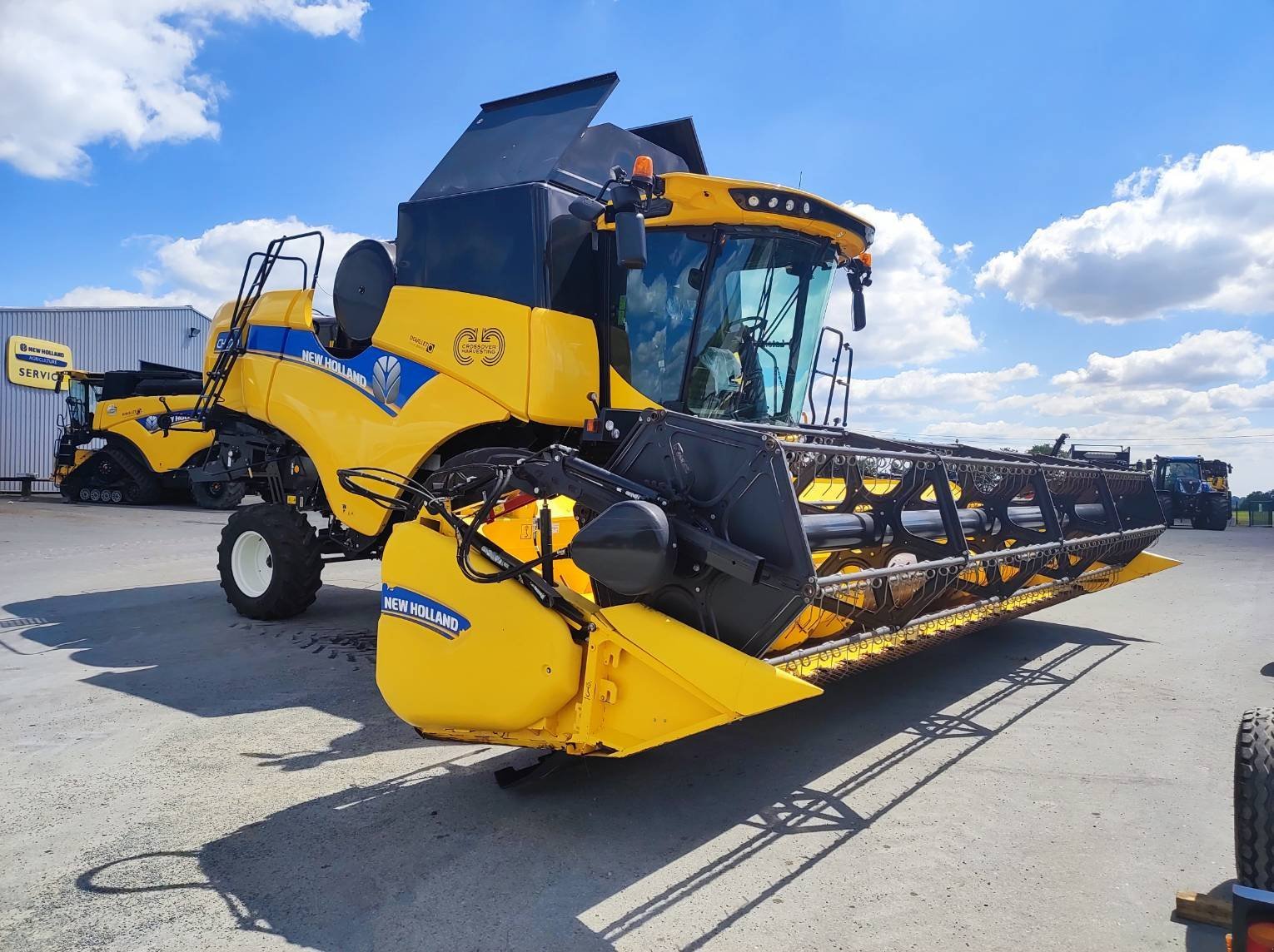 Mähdrescher typu New Holland CH 7.70 LATERALE, Gebrauchtmaschine v Trun (Obrázok 9)