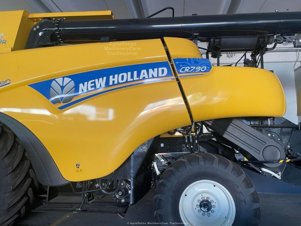 Mähdrescher tipa New Holland CR 790, Gebrauchtmaschine u MARNAZ (Slika 2)