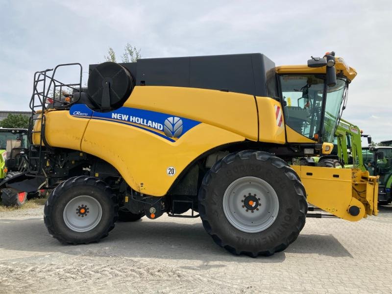 Mähdrescher от тип New Holland CR 8070 T4i, Gebrauchtmaschine в Schwülper (Снимка 4)