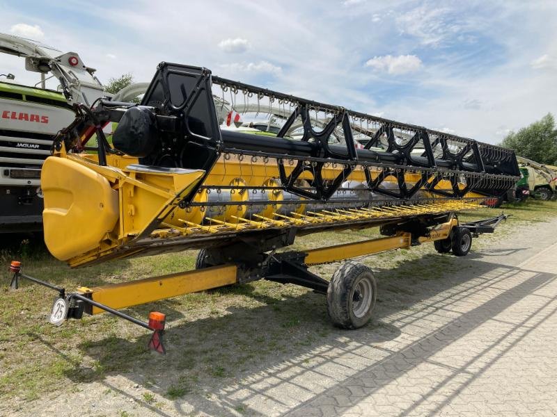 Mähdrescher a típus New Holland CR 8070 T4i, Gebrauchtmaschine ekkor: Schwülper (Kép 10)