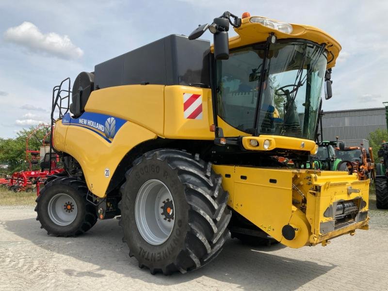 Mähdrescher Türe ait New Holland CR 8070 T4i, Gebrauchtmaschine içinde Schwülper (resim 3)