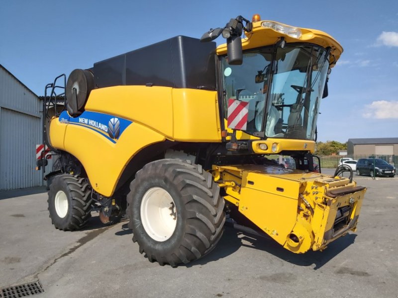 Mähdrescher типа New Holland CR 8080, Gebrauchtmaschine в VERT TOULON (Фотография 1)