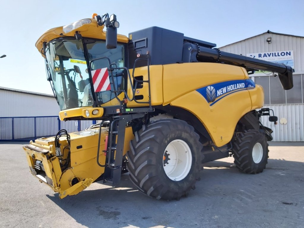 Mähdrescher van het type New Holland CR 8080, Gebrauchtmaschine in VERT TOULON (Foto 2)