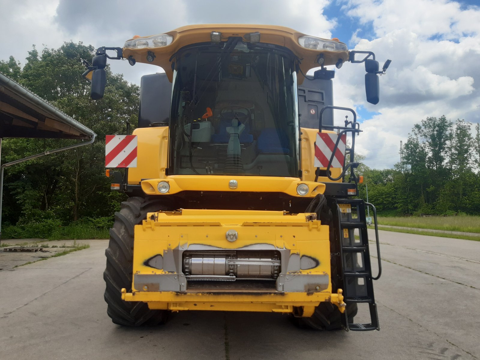 Mähdrescher del tipo New Holland CR 8080, Gebrauchtmaschine en Penzing (Imagen 3)