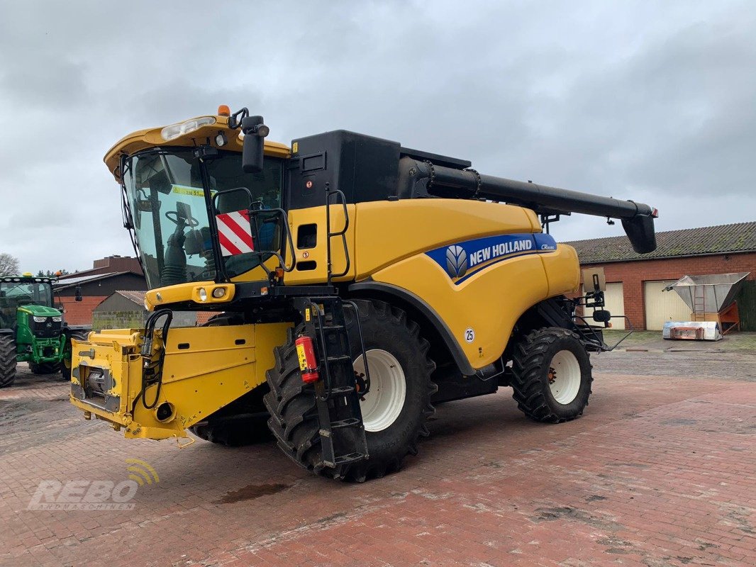 Mähdrescher des Typs New Holland CR 8080, Gebrauchtmaschine in Visbek/Rechterfeld (Bild 8)