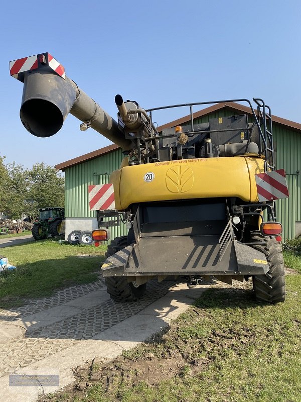 Mähdrescher du type New Holland CR 8080, Gebrauchtmaschine en Bad Köstritz (Photo 4)