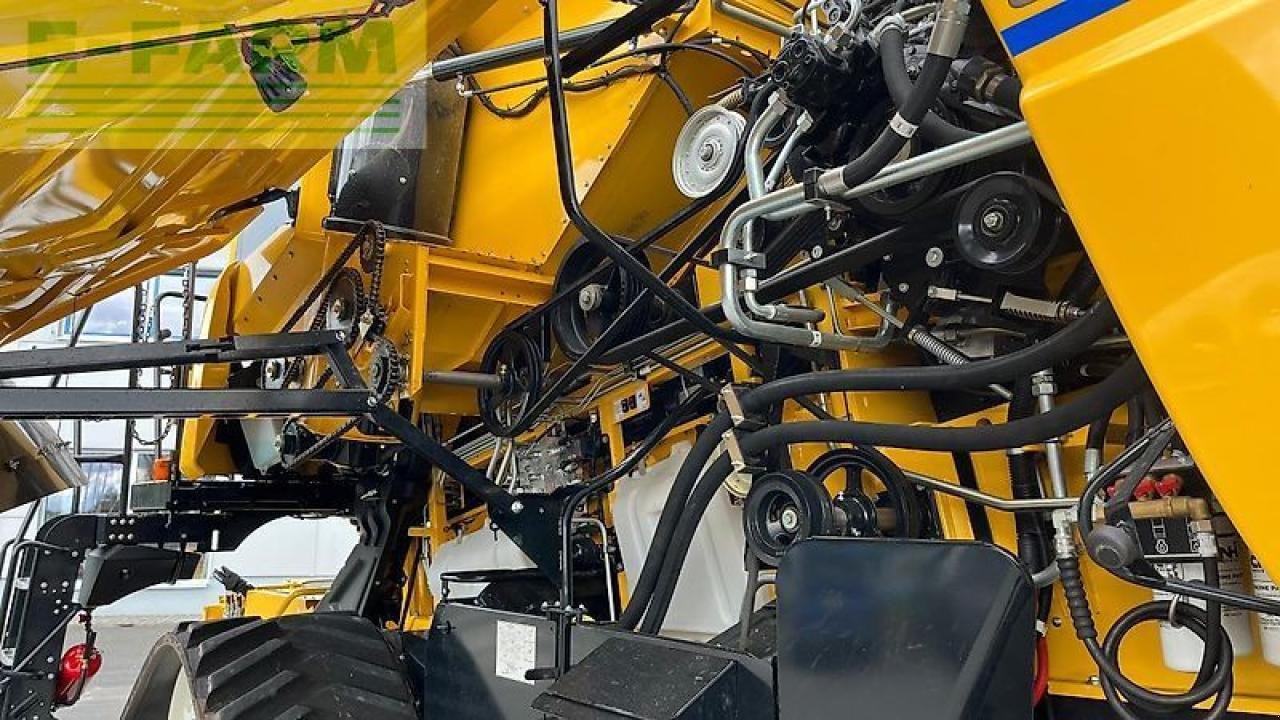 Mähdrescher Türe ait New Holland cr 8.80 raupe, Gebrauchtmaschine içinde ANRODE / OT LENGEFELD (resim 15)