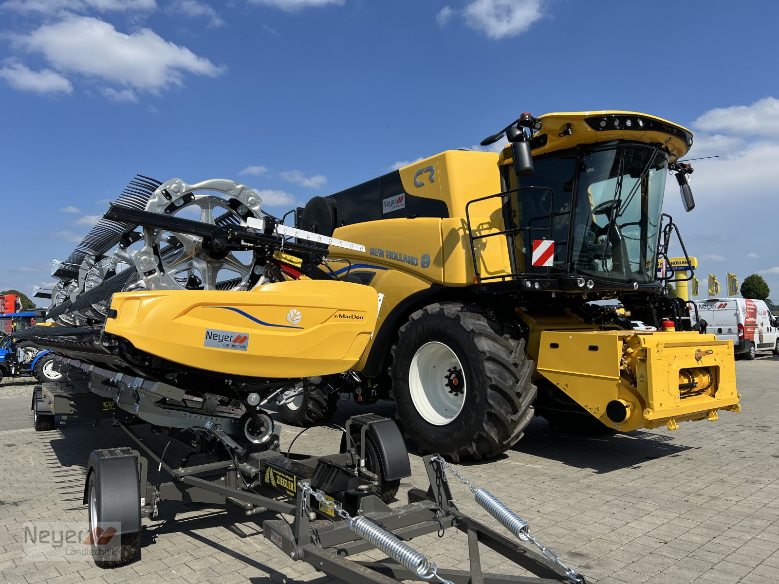 Mähdrescher of the type New Holland CR 8.80 Vorführer, Neumaschine in Bad Waldsee Mennisweiler (Picture 3)