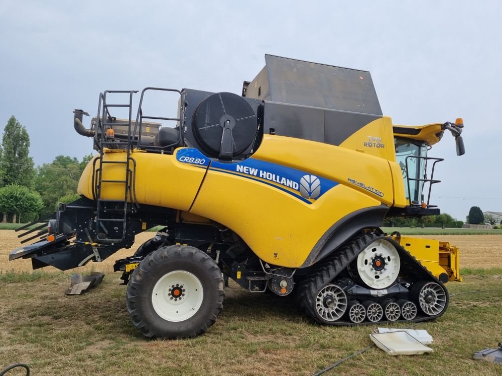 Mähdrescher от тип New Holland CR 8.80, Gebrauchtmaschine в FRESNAY LE COMTE (Снимка 1)