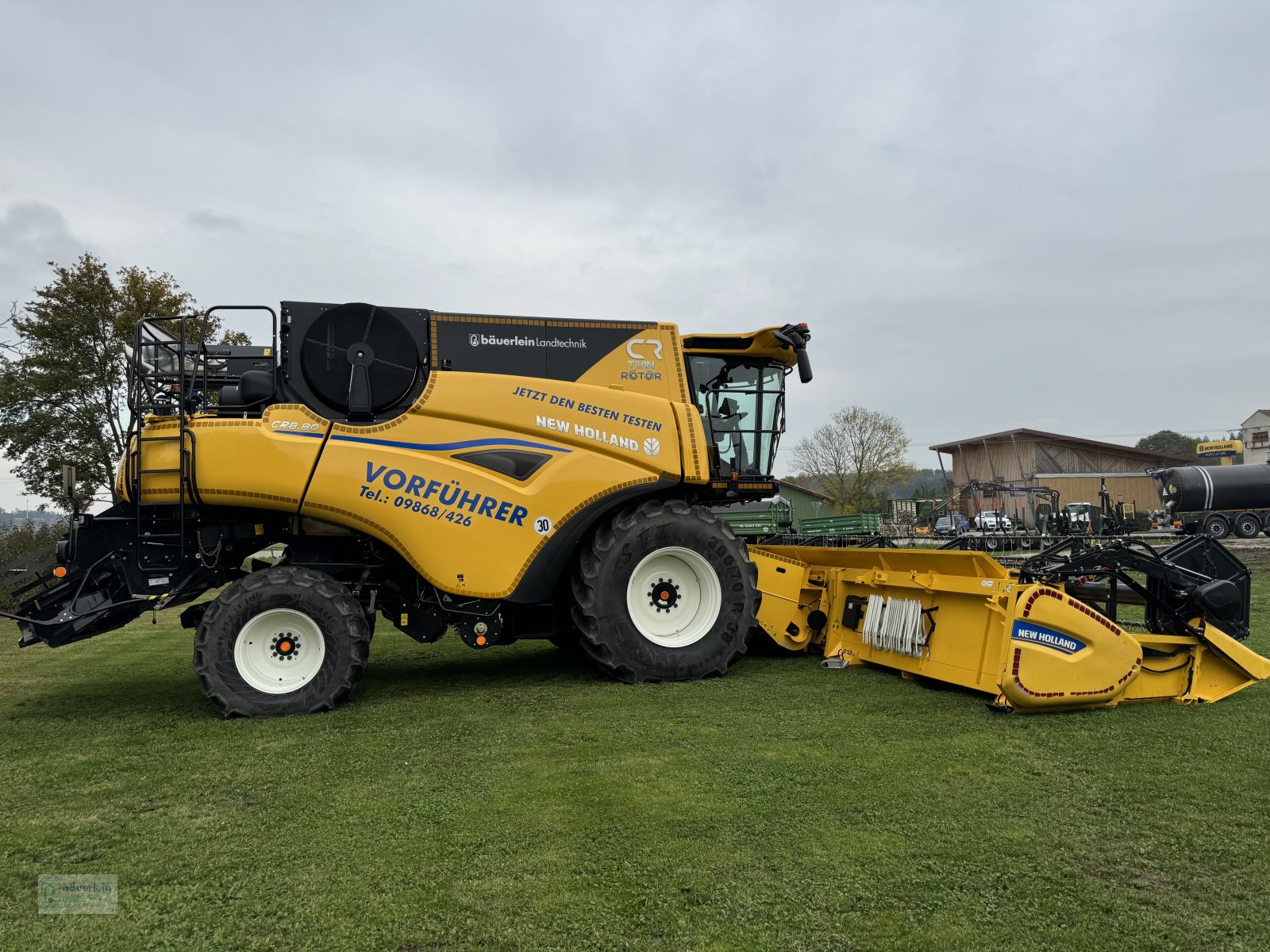 Mähdrescher van het type New Holland CR 8.80, Neumaschine in Buch am Wald (Foto 2)