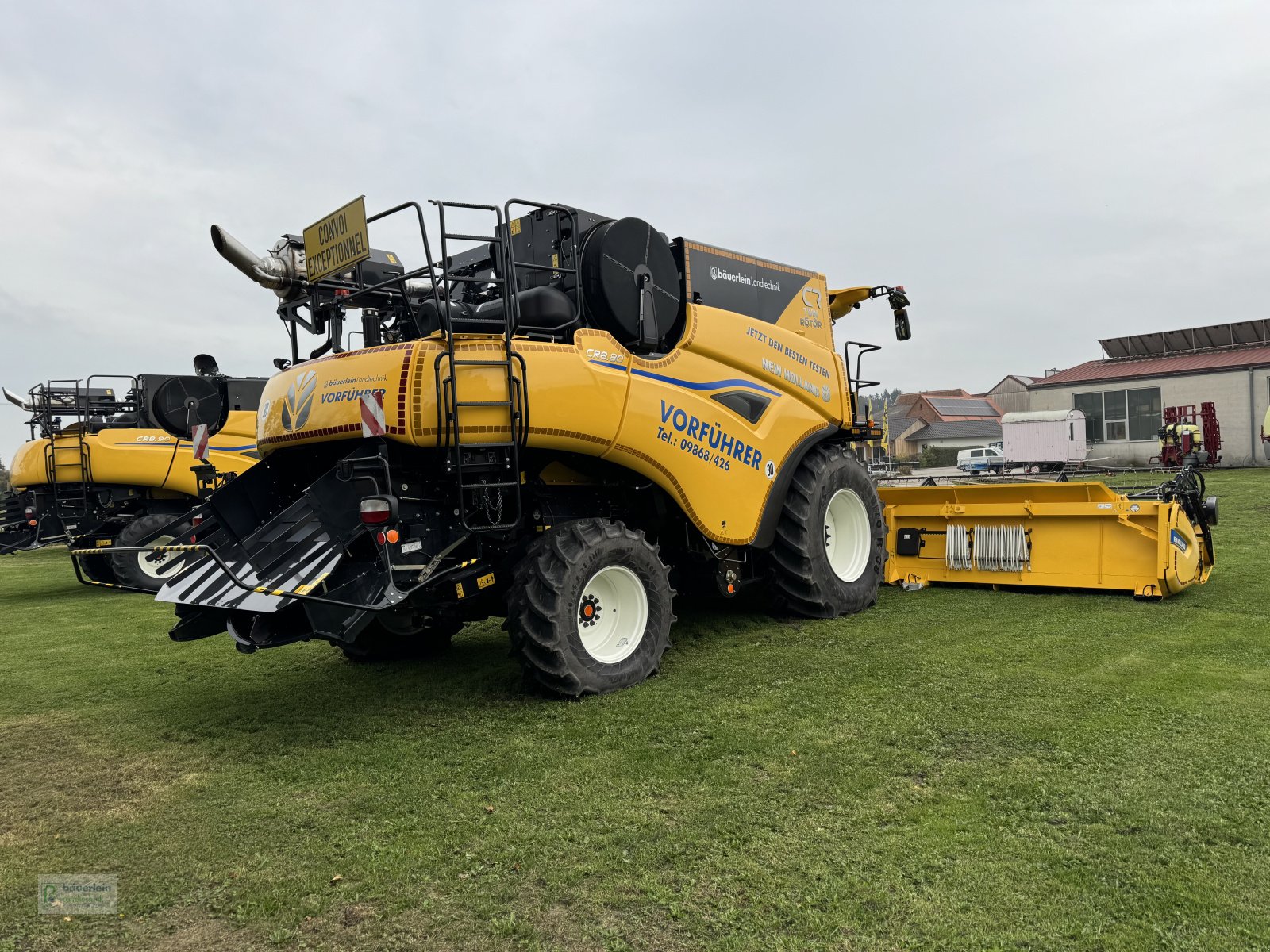 Mähdrescher of the type New Holland CR 8.80, Neumaschine in Buch am Wald (Picture 3)