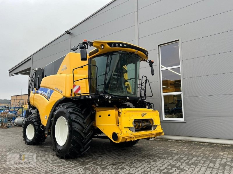 Mähdrescher des Typs New Holland CR 8.80, Gebrauchtmaschine in Neuhof - Dorfborn (Bild 1)