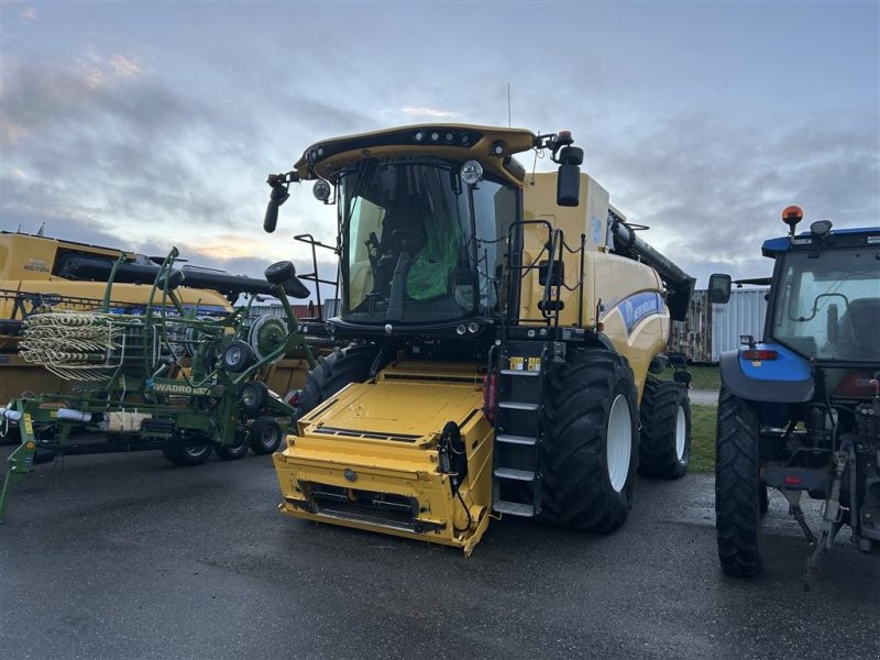 Mähdrescher Türe ait New Holland CR 8.90 Med 35 fods Varifeed, Gebrauchtmaschine içinde Roskilde (resim 1)