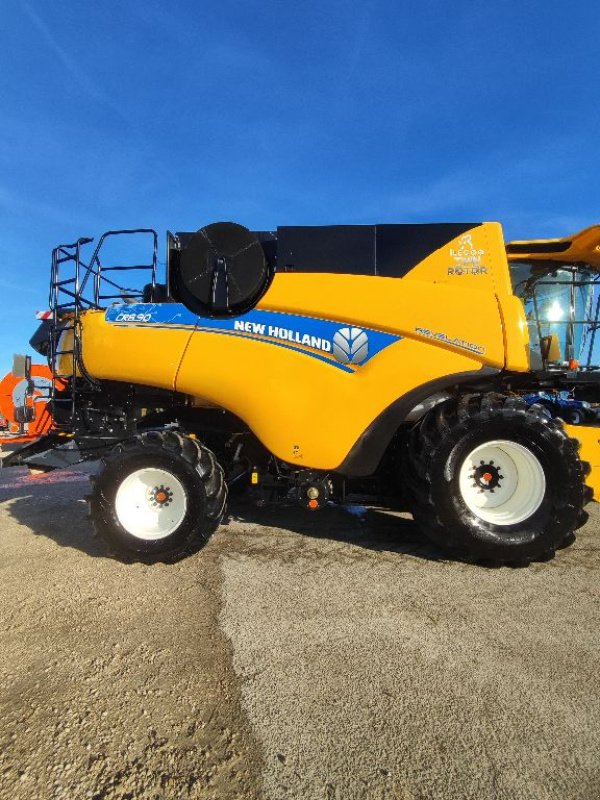 Mähdrescher от тип New Holland CR 8.90, Gebrauchtmaschine в FRESNAY LE COMTE (Снимка 3)