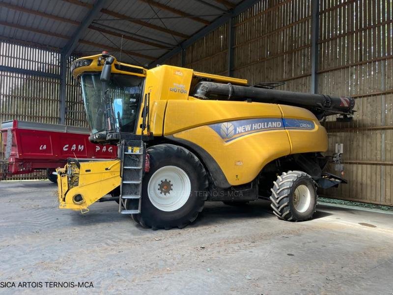 Mähdrescher typu New Holland CR 8.90, Gebrauchtmaschine v HERLIN LE SEC