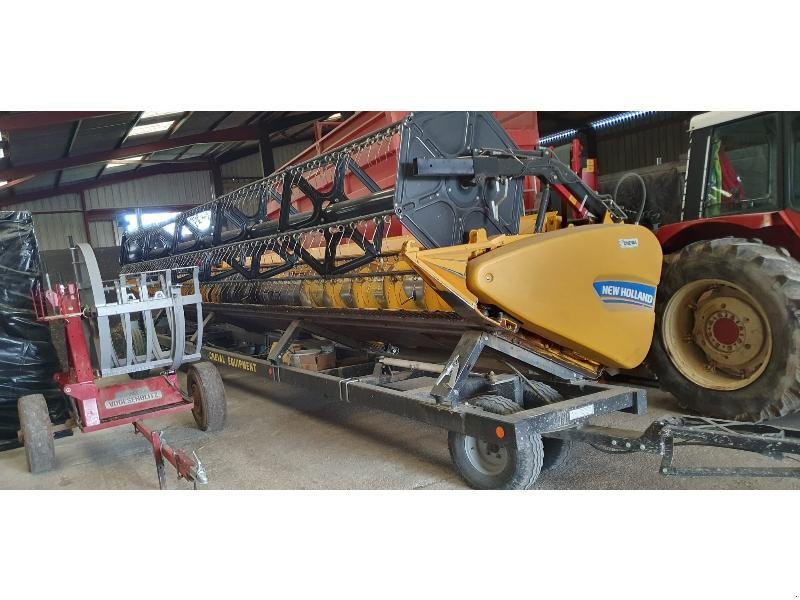 Mähdrescher a típus New Holland CR 8.90, Gebrauchtmaschine ekkor: VERDUN (Kép 4)