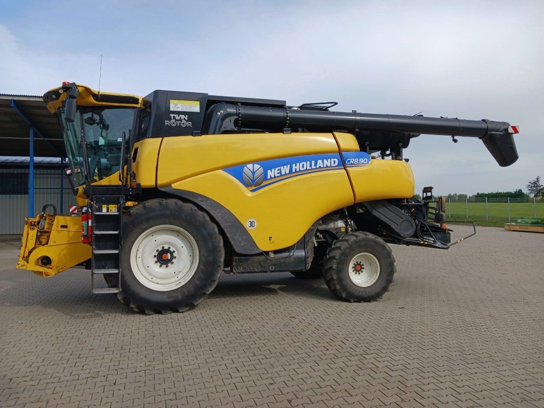 Mähdrescher tip New Holland CR 8.90, Gebrauchtmaschine in Ebersbach (Poză 4)