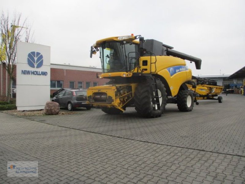 Mähdrescher van het type New Holland CR 9060 / CR9060, Gebrauchtmaschine in Altenberge (Foto 2)