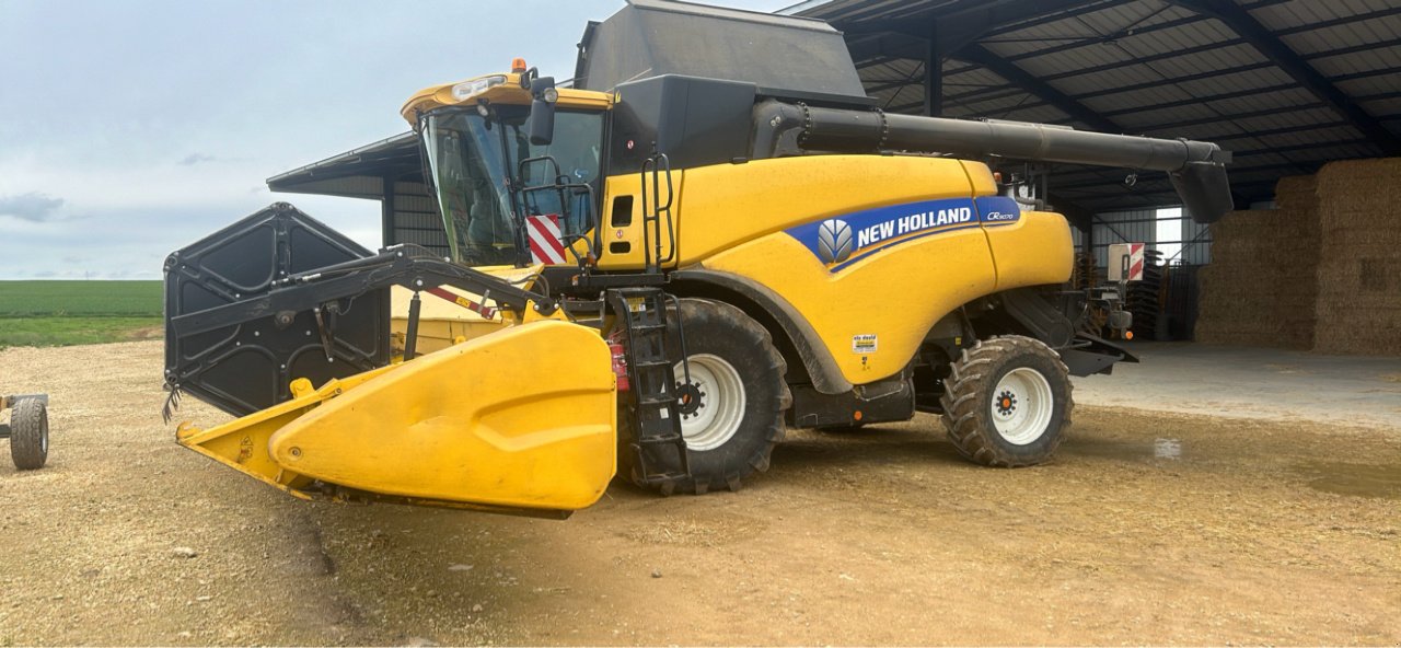 Mähdrescher van het type New Holland CR 9070 ELEVATION, Gebrauchtmaschine in Chauvoncourt (Foto 1)