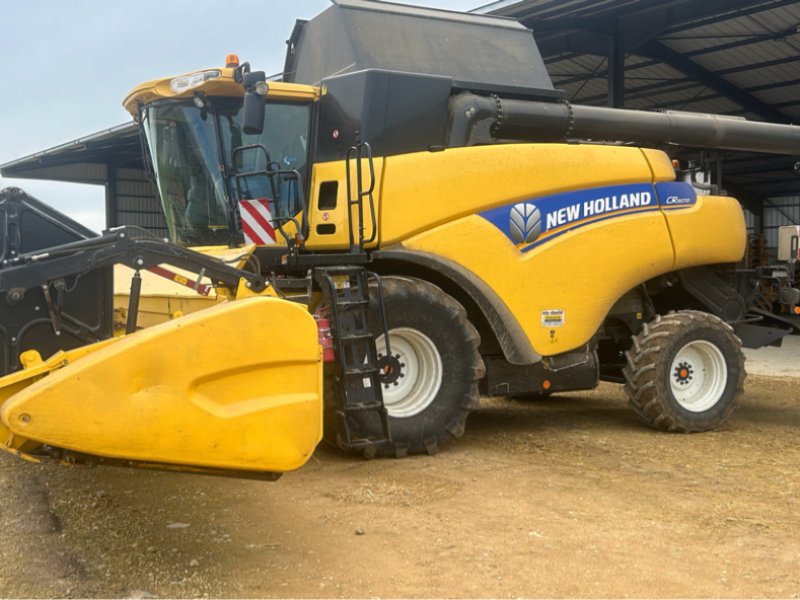 Mähdrescher tip New Holland CR 9070 ELEVATION, Gebrauchtmaschine in LIMEY-REMENAUVILLE (Poză 1)