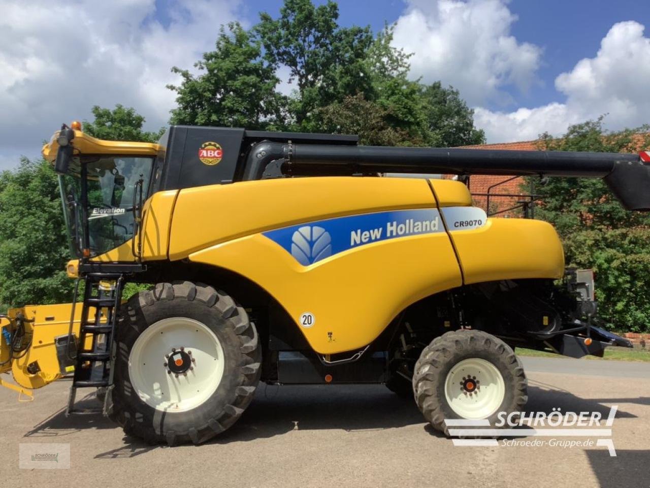 Mähdrescher tip New Holland CR 9070, Gebrauchtmaschine in Völkersen (Poză 1)