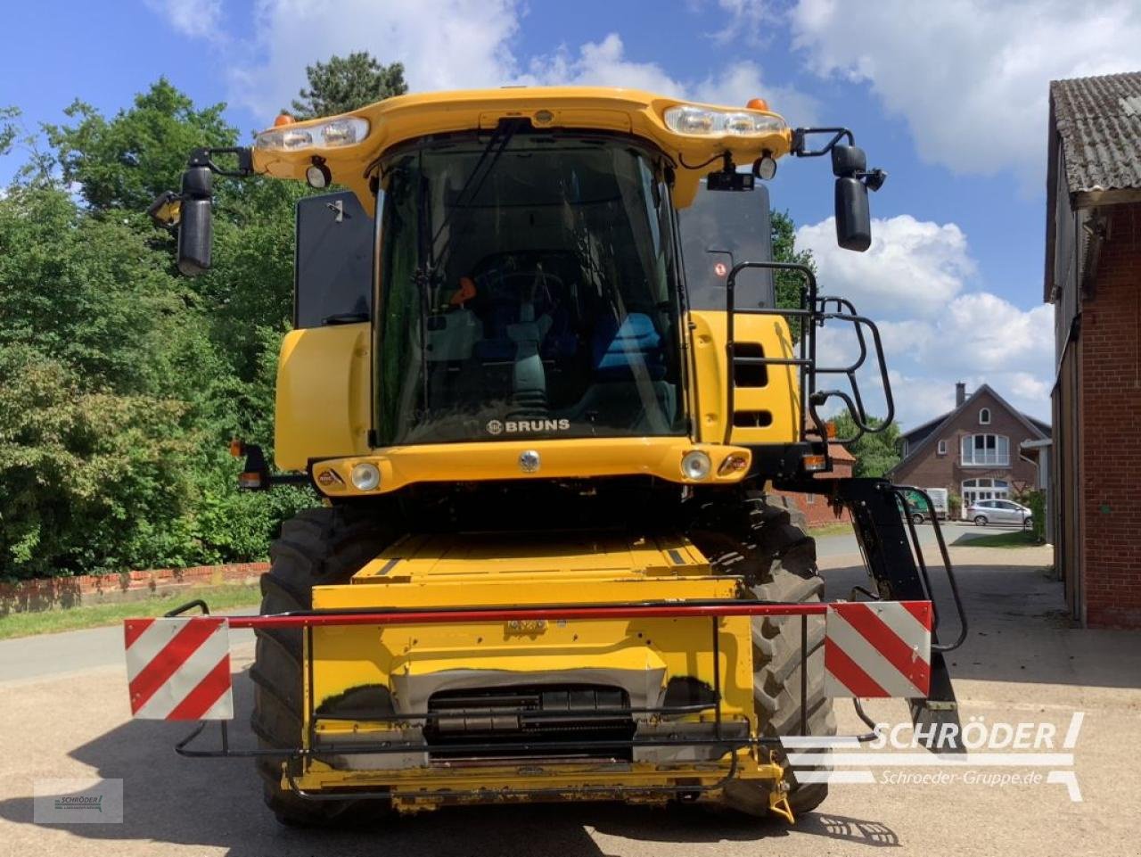 Mähdrescher of the type New Holland CR 9070, Gebrauchtmaschine in Wildeshausen (Picture 2)