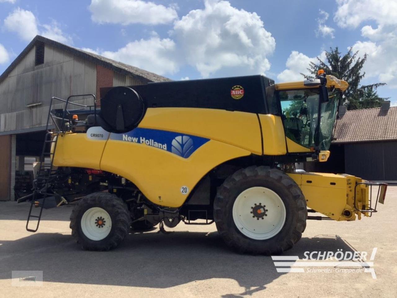 Mähdrescher of the type New Holland CR 9070, Gebrauchtmaschine in Wildeshausen (Picture 3)