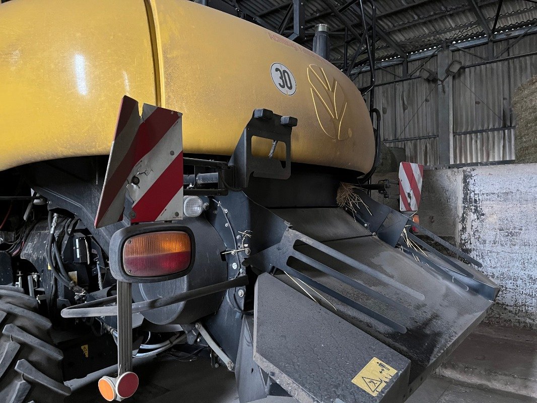 Mähdrescher of the type New Holland CR 9070, Gebrauchtmaschine in Ebersbach (Picture 9)