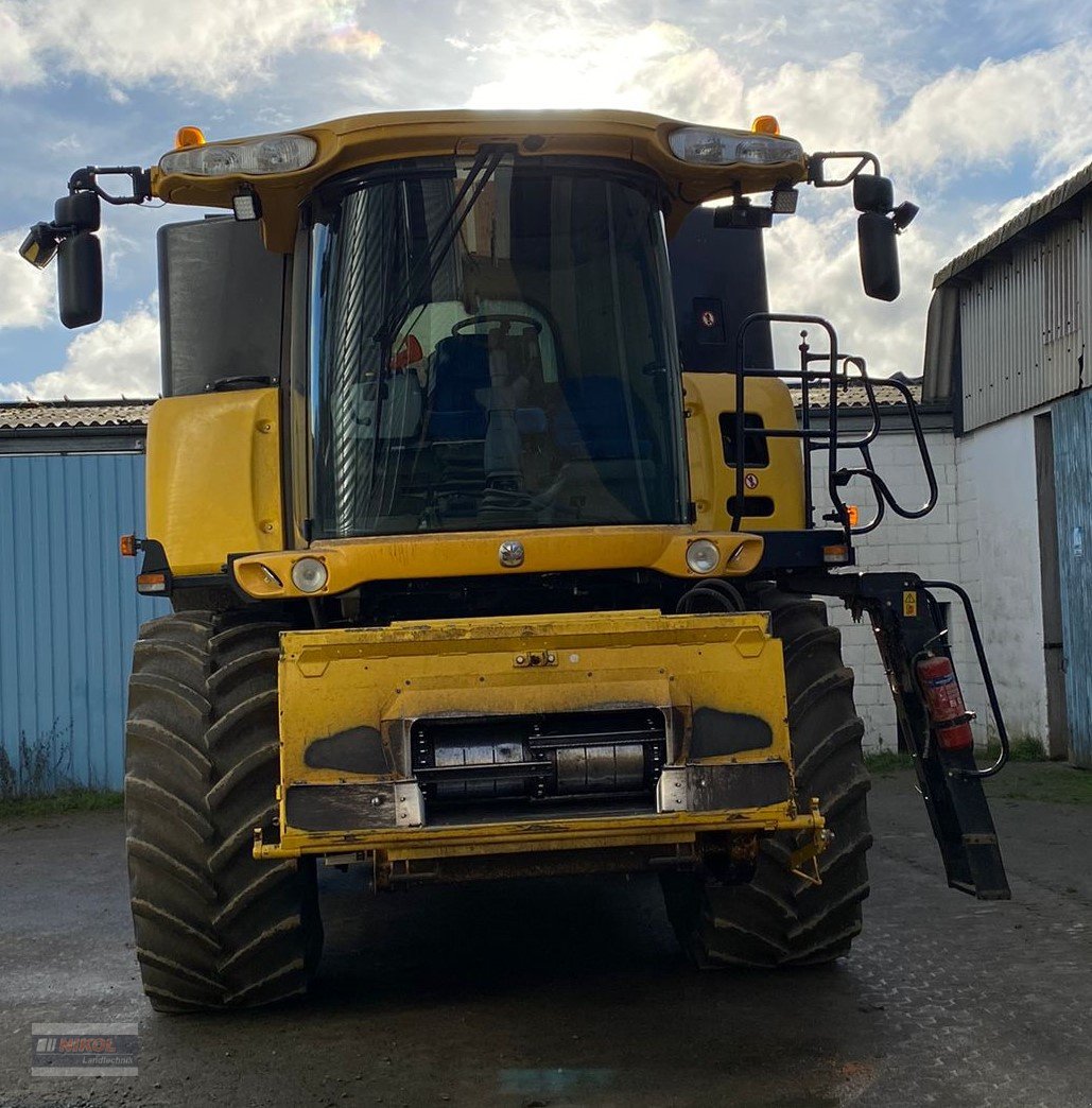 Mähdrescher tip New Holland CR 9070, Gebrauchtmaschine in Lichtenfels (Poză 1)