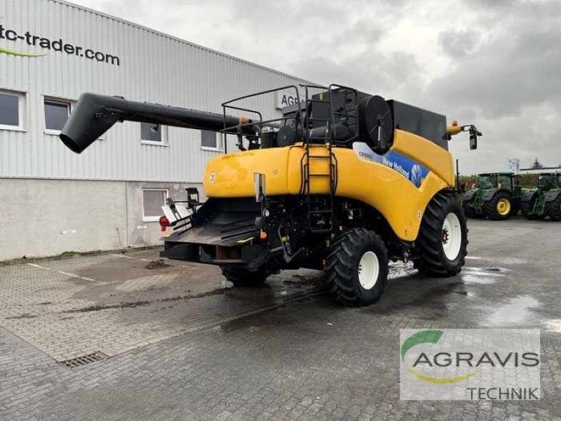 Mähdrescher van het type New Holland CR 9080, Gebrauchtmaschine in Calbe / Saale (Foto 5)