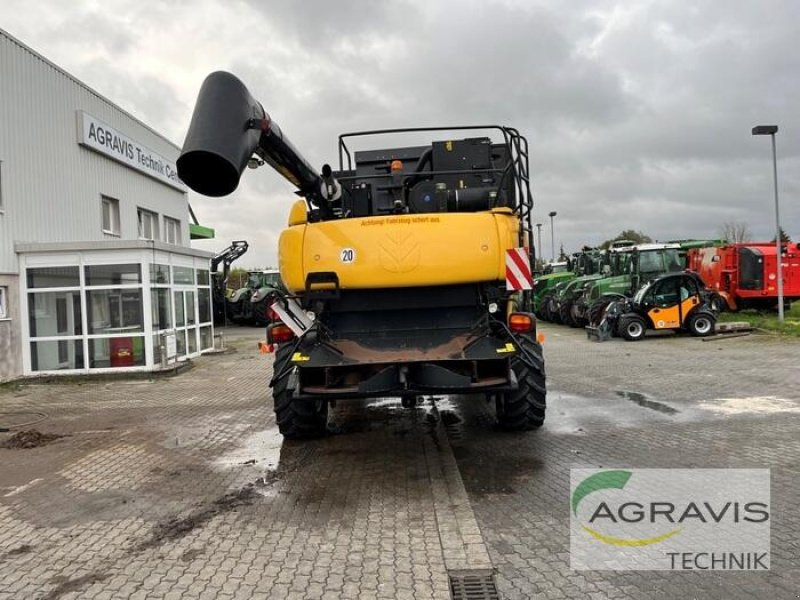 Mähdrescher des Typs New Holland CR 9080, Gebrauchtmaschine in Calbe / Saale (Bild 4)