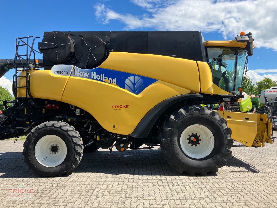 Mähdrescher Türe ait New Holland CR 9090 Allrad, Gebrauchtmaschine içinde Demmin (resim 9)