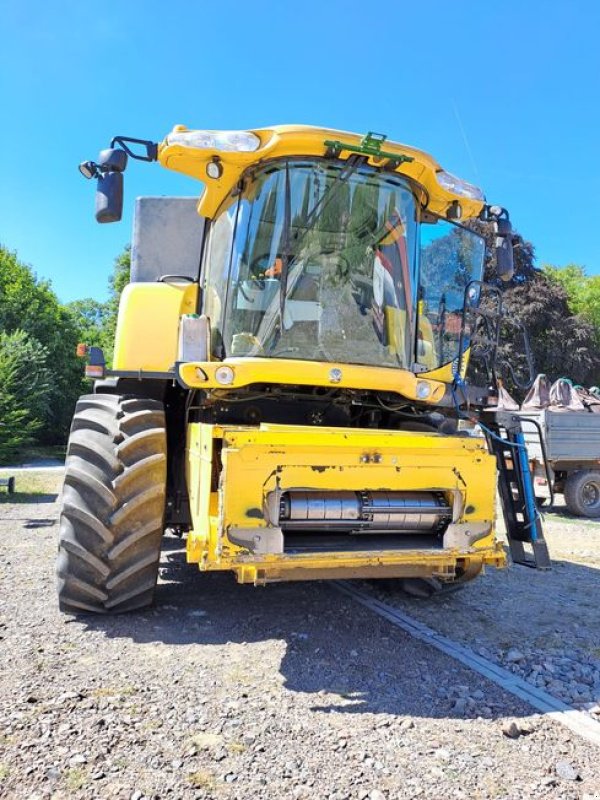 Mähdrescher типа New Holland CR 9090 ELEVATION, Gebrauchtmaschine в MARKERSDORF (Фотография 2)