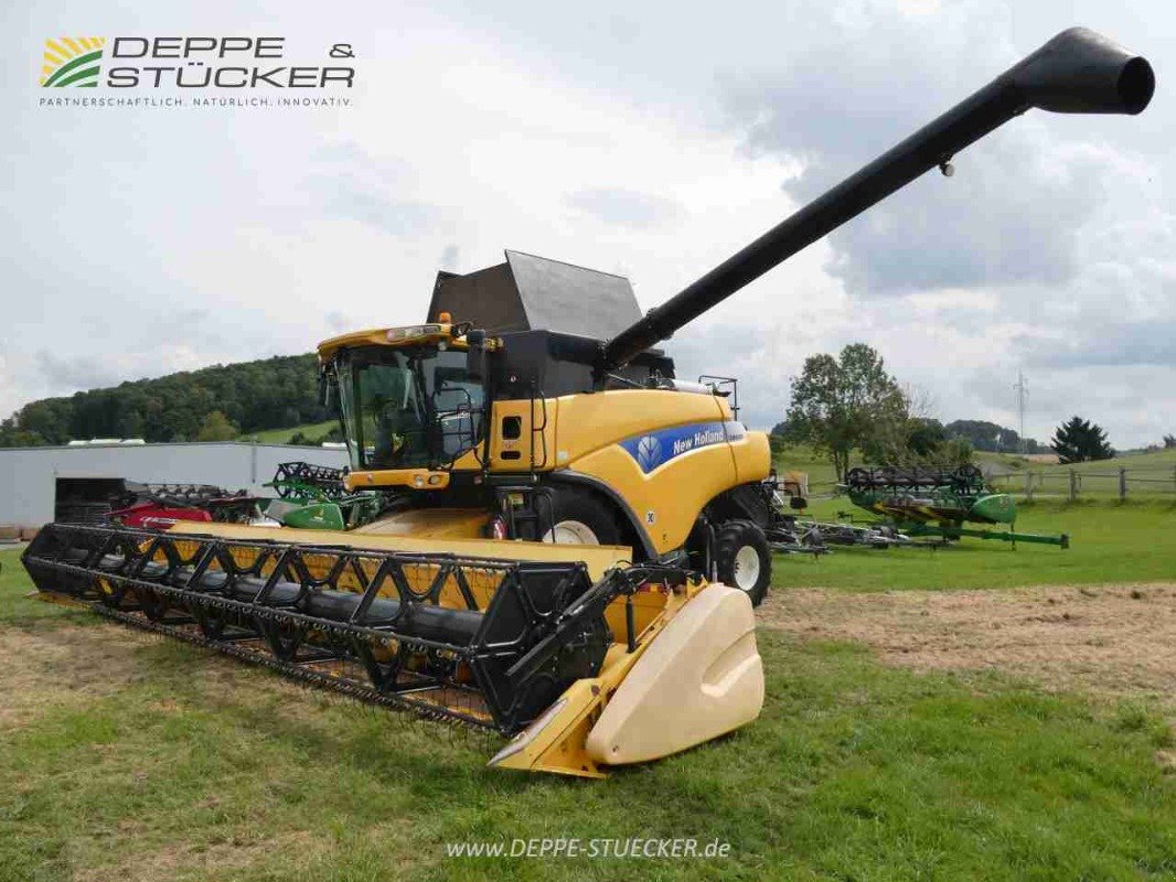 Mähdrescher typu New Holland CR 9090 Elevation, Gebrauchtmaschine v Lauterberg/Barbis (Obrázek 1)