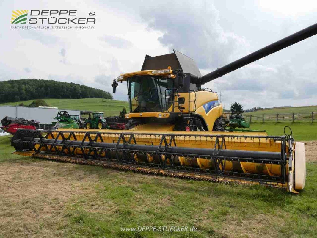 Mähdrescher van het type New Holland CR 9090 Elevation, Gebrauchtmaschine in Lauterberg/Barbis (Foto 3)